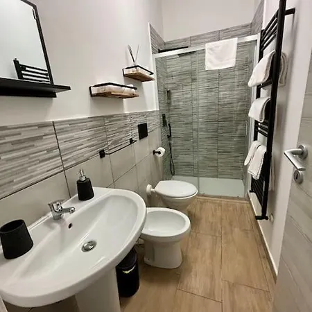 Апартаменты Happyhome Rivarolo 6 Posti Letto Ривароло-Канавезе